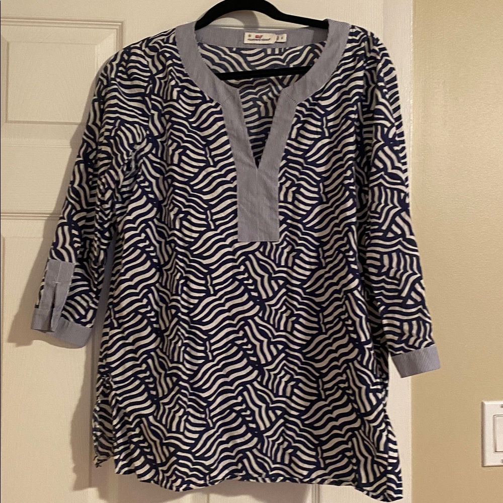 Vineyard Vines Navy and White Zigzag Blouse